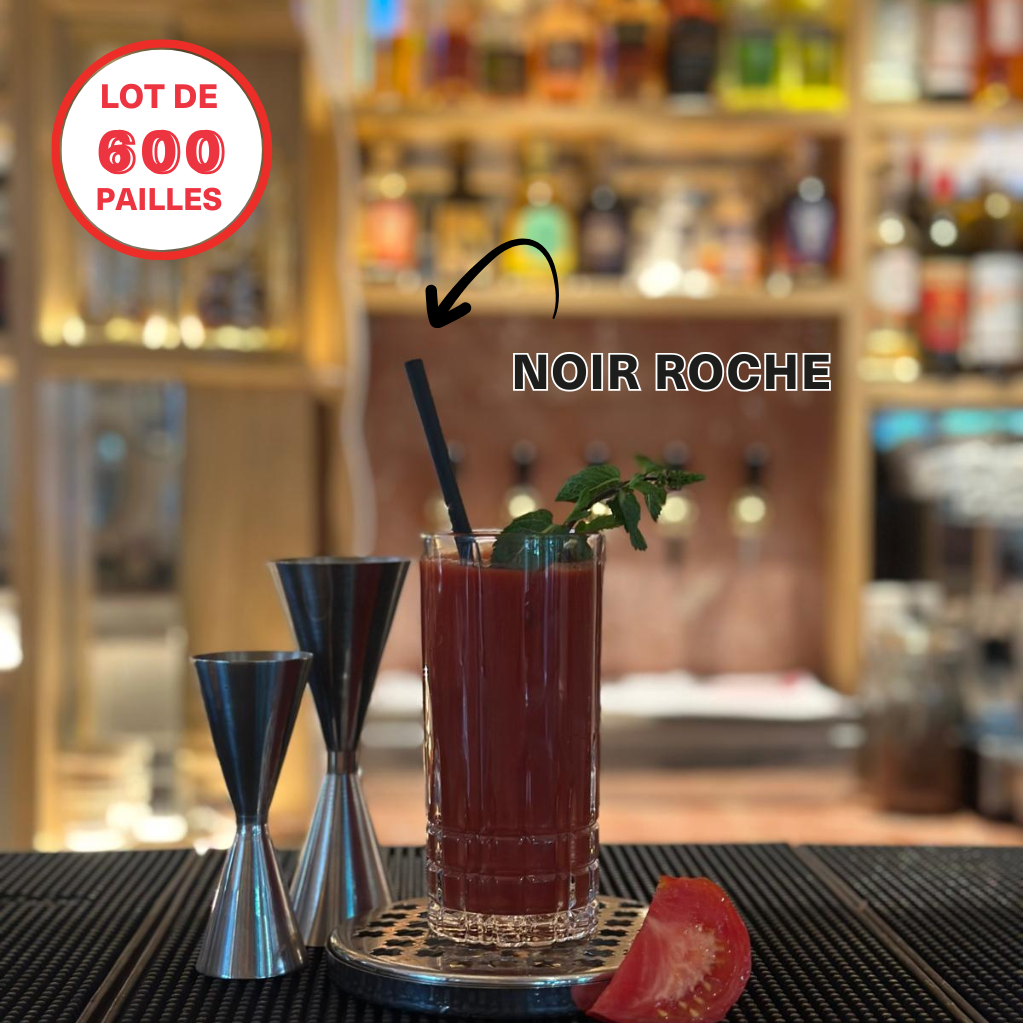 Paille noir roche Straws-Berry dans un cocktail rouge avec menthe, sur un bar professionnel avec doseurs. Lot de 600 pailles
